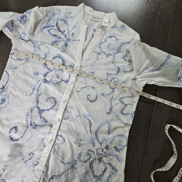 Chico's Cross Stich Embroidered White Button Up Top Blouse Size 0 Small - Picture 6 of 10